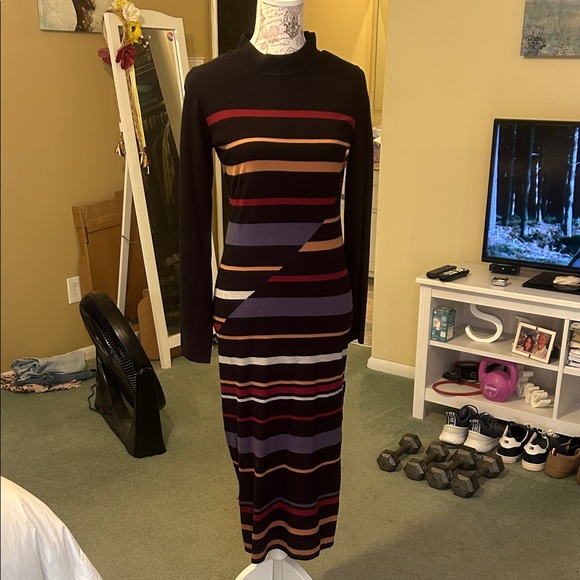 BCBGMaxAzria Dresses & Skirts - BCBG like new Striped Long Sleeve Knit Dress
